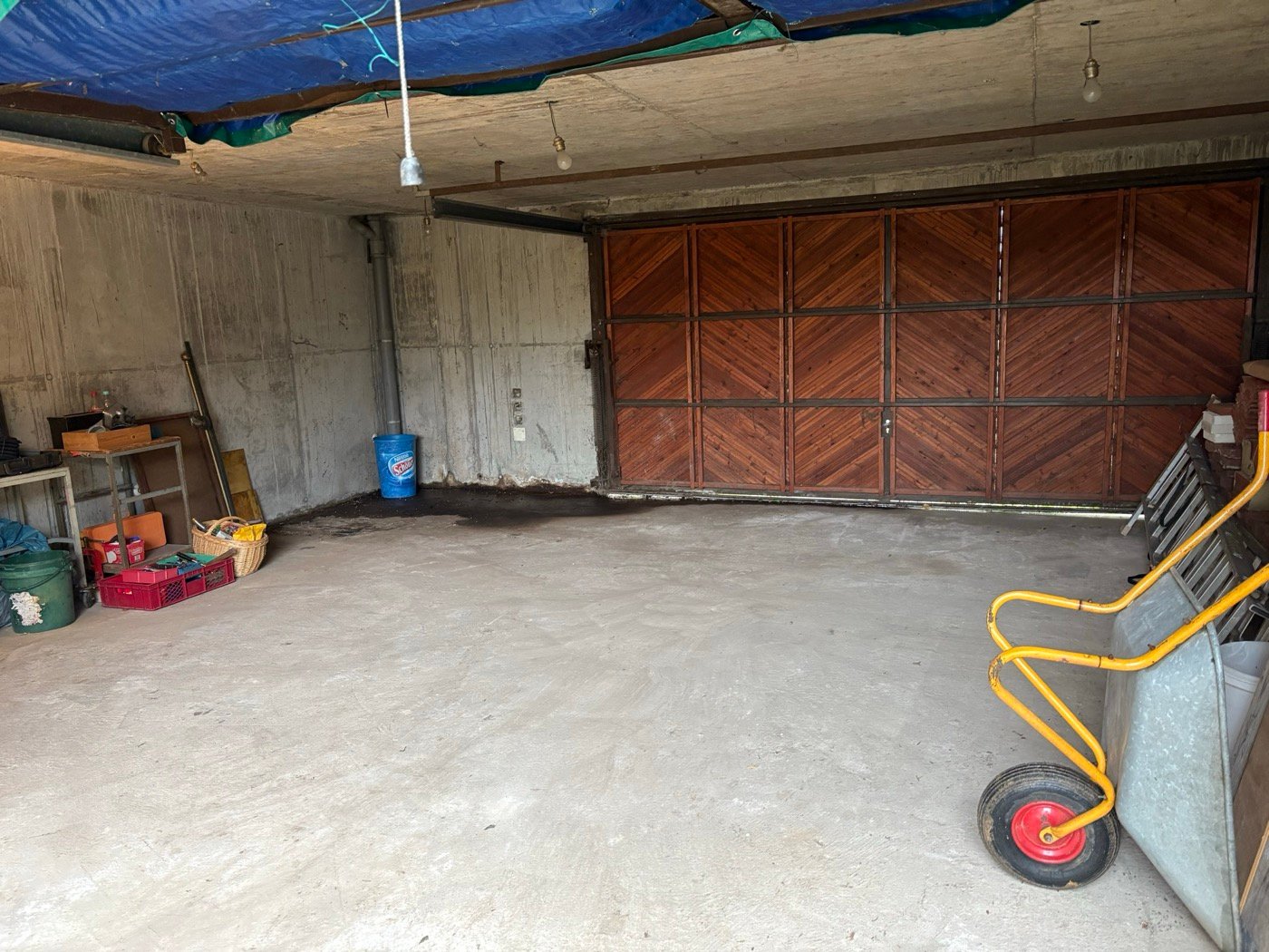 Leergeräumte Garage nach der Räumung
